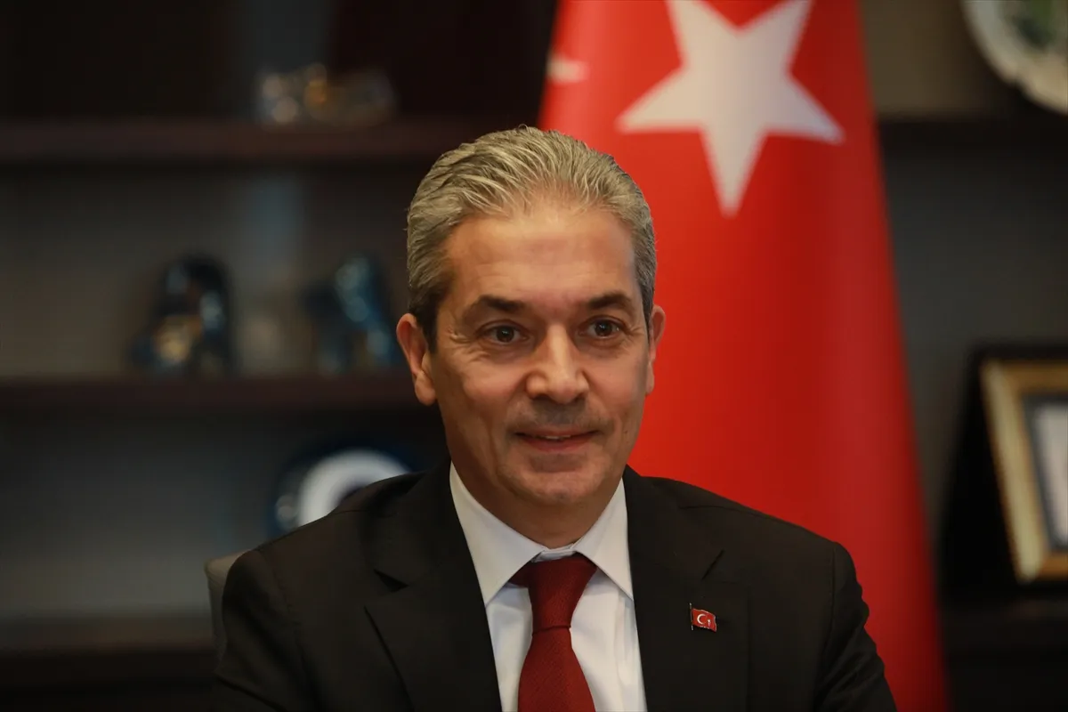 Türkiye'nin Belgrad Büyükelçisi Hami Aksoy, Sırbistanlı öğrencileri Yurtdışı Türkler ve