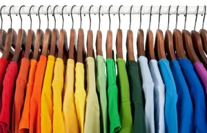 Moda dünyasında, doğru renk kombinasyonları kıyafetlerinizi bir üst seviyeye taşıyabilir.