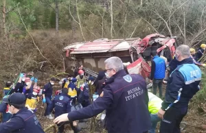 Bursa'nın Orhaneli ilçesinde meydana gelen trafik kazasında 4 itfaiye personeli