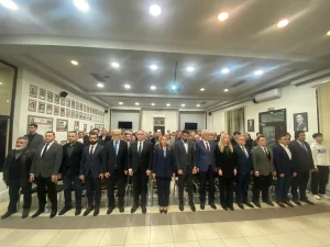 Batı Trakya Türkleri olarak, milli kimliğimizden vazgeçmeyeceğimizi, sadece asimilasyon yanlılarına
