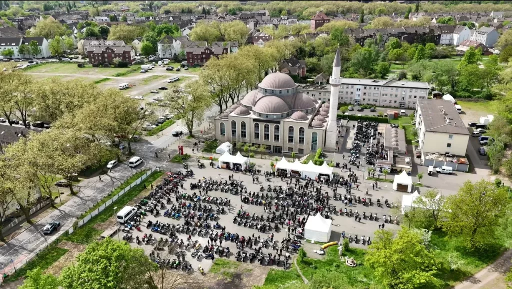 Motosiklet tutkunları DİTİB Camii’nde dualarla sezonu açtı