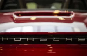 Porsche Pazarlama Müdürü Eskinazi, Türkiye'de elektrikli araç yatırımlarına değinerek, 2020