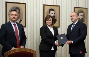 Bulgaristan Cumhurbaşkanı Rumen Radev, hükümet kurma görevini 240 üyeli parlamentoda