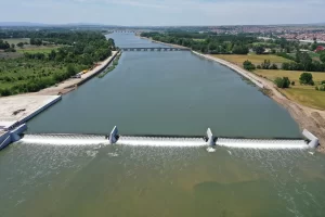 Nehirden bu ay elektrik üretiminin başlaması planlanıyor