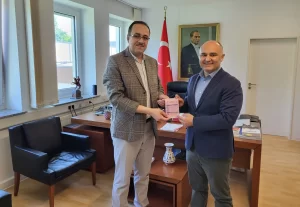 Türkiye’nin Essen Başkonsolosu Taylan Özgür Aydın ile Hamburg Başkonsolosu Emine