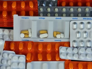  Yunanistan'da hükümet, ilaç tedarikinde yaşanan sıkıntılarla mücadele için yeni