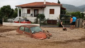 Yunanistan'da eylülde sel felaketinin yaşandığı bölgelerden Kardiça'nın Metamorfosi köyünün sakinleri,