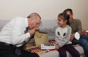 Cumhurbaşkanı Recep Tayyip Erdoğan ve eşi Emine Erdoğan, ramazanın ikinci