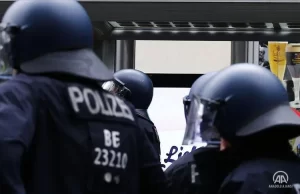 Almanya'da bir kadın polisin, Halle kentinde sinagoga girip katliam yapmak