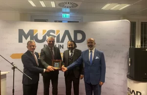 "Sizler kazanın ki toplum kazansın. Sizler kazanın ki Almanya’daki Türk