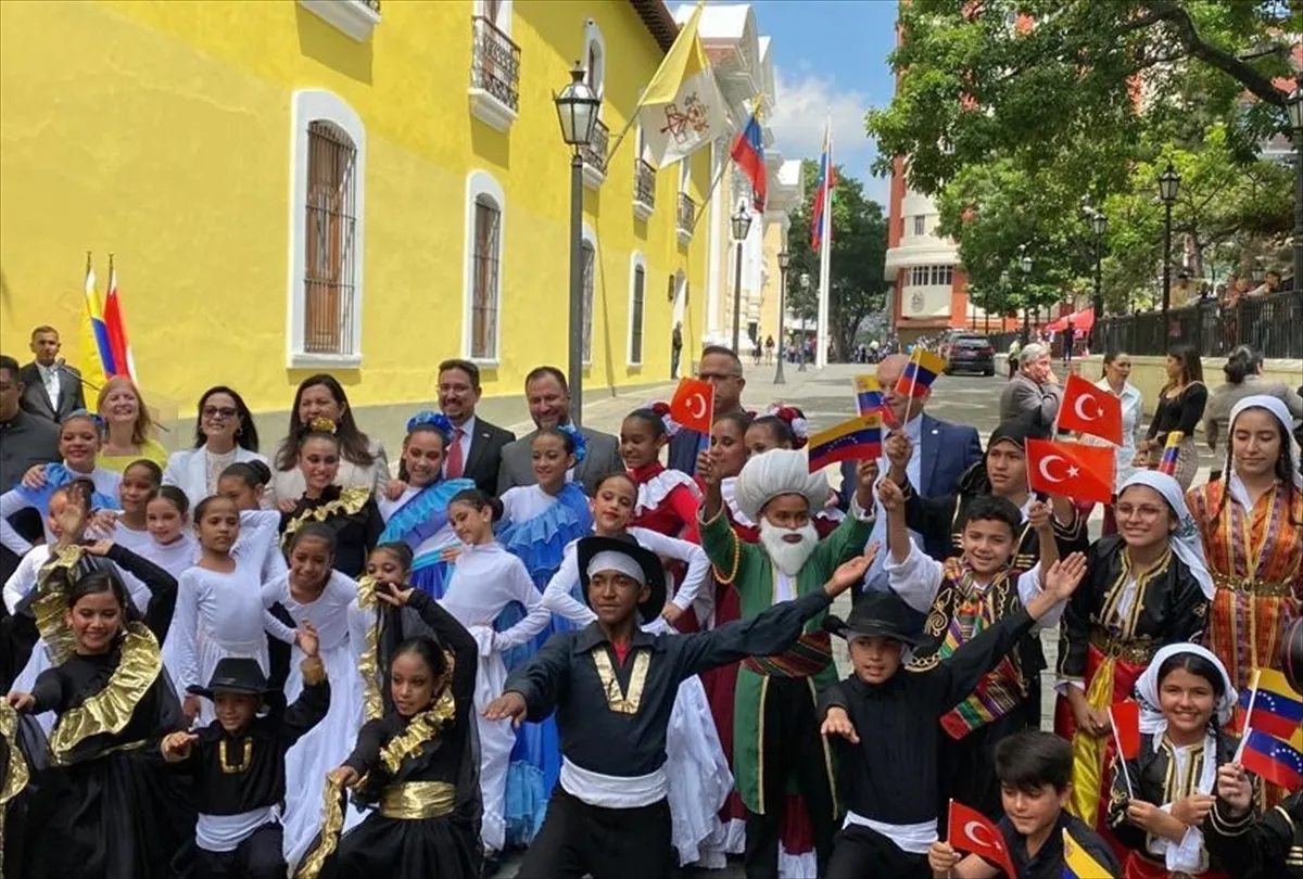 Venezuela'nın başkenti Karakas'ın merkezinde yer alan ve tarihi açıdan sembol