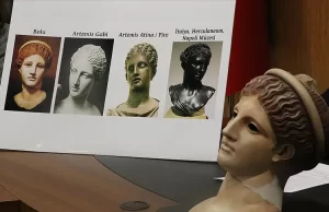 Bolu Müzesinde sergilenen yaklaşık 2 bin yıllık boyalı kadın başı