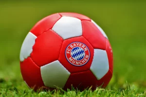 Almanya Birinci Futbol Ligi'nde (Bundesliga) Bayern Münih, sahasında Borussia Mönchengladbach