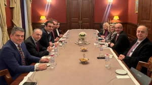 Eğitim Bakanı Kiriakos Pierrakakis ve Din İşleri Genel Sekreteri Yorgos
