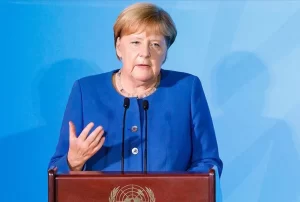 Almanya Başbakanı Angela Merkel "Hiç kimse dininden veya kökeninden dolayı