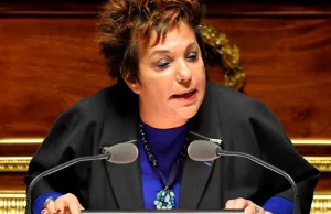 Fransız Senatör Esther Benbassa, Senato'da görüşülen "ayrılıkçı" yasa tasarısını destekleyen