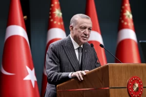 Cumhurbaşkanı Erdoğan, gündeme dair gazetecilerin sorularını yanıtlıyor.