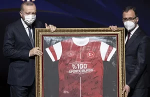 Gençlik ve Spor Bakanı Kasapoğlu, "Spordan ya da eğitimden feragat