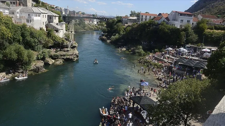 Bosna Hersek'te 456. Geleneksel Mostar Köprüsü Atlayışları