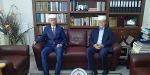 İskeçe’nin yeni müftüsü Mustafa Trampa, müftü seçildikten sonra ilk ziyaretini