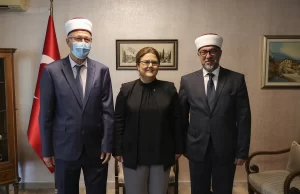 "Türkiye Cumhuriyeti hükümetleri olarak her zaman yanınızda olduk, bundan sonra