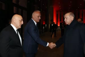"Biz, kutlu davamızın ve asırlardır kesintisiz bir şekilde onun taşıyıcısı