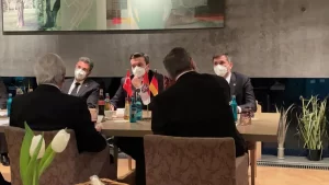 Hanau’da anma törenlerine katılan Bakan Yardımcısı Kıran, ziyaret çerçevesinde Hessen