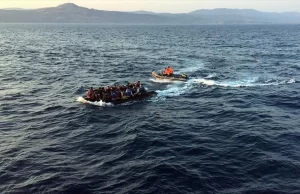 İzmir'in Çeşme ilçesinden Yunanistan'ın Sakız Adasına geçmeye çalışan sığınmacıları taşıyan