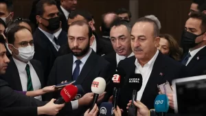 Dışişleri Bakanı Mevlüt Çavuşoğlu, Ermenistan Dışişleri Bakanı Ararat Mirzoyan ile
