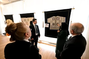 Almanya’nın Köln kentinde Osmanlı sultanlarının tılsımlı gömleklerine dair muhteşem eserlerden