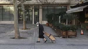 Virüs salgınıyla ilgili dünyada son 24 saatte yaşanan gelişmeleri derledik.
