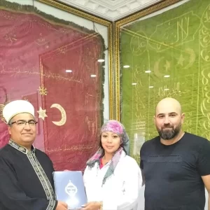 Afyonkarahisar'ın Emirdağ ilçesinde Müslüman olan Ekvador vatandaşı kadın Maria Fernanda