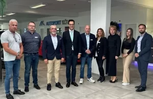 Köln Başkonsolos Kaya, iş insanlarını ziyaretleri çerçevesinde AK Autoport firmasını