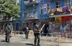 Almanya’nın başkenti Berlin’de aşırı solcu gruplar tarafından işgal edilen ve