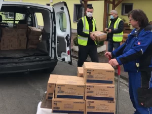 Almanya’nın Dinslaken şehrinde Ukraynalı mültecilere DİTİB gönüllüleri yardım eli uzattı.