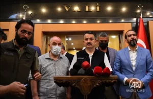 Tarım ve Orman Bakanı Bekir Pakdemirli, Kahramanmaraş'ta düşen yangın söndürme