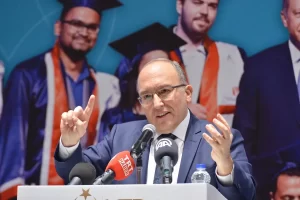 Türkiye Söyleşileri'nin İkinci Dersi Emek Sinemasında Verildi     Yurtdışı