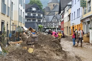 Almanya’nın Kuzey Ren Vestfalya ve Rheinland-Pfalz eyaletlerinde aşırı yağışların neden