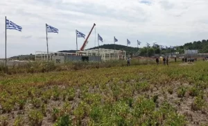 Seymen köyüne yapılan mülteci sığınma kampının genişletilme çalışmalarını protesto etmek