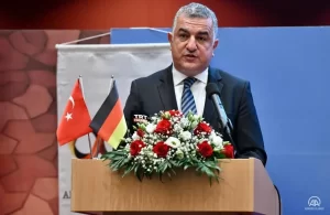 'Kültürel ırkçılık ve İslam düşmanlığının önüne geçilmesinde Almanya'ya gereken her