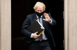 İngiltere Başbakanı Johnson, "Oxford aşısı güvenlidir, Pfizer aşısı güvenlidir. Güvenli