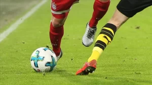 Almanya Birinci Futbol Ligi’nde (Bundesliga) Bayern Münih, sahasında Borussia Dortmund’u