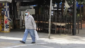 Yunanistan Başbakanı Kiryakos Miçotakis, artan vaka sayısına ve yoğun bakımlarda