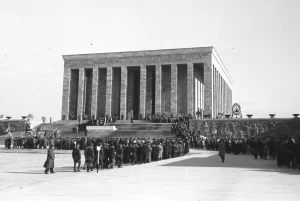 Cumhuriyetin kurucusu Mustafa Kemal Atatürk, 57 yıl süren yaşamında, yalnızca