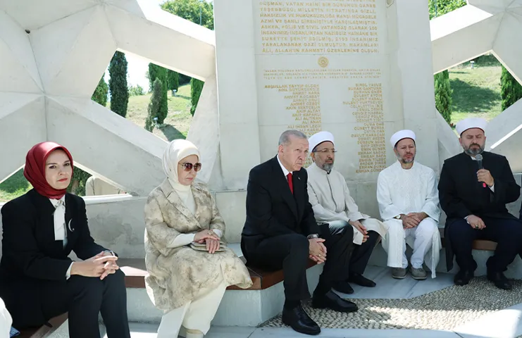 “15 Temmuz’a iftiralar atanlar, Türkiye üzerine tezgâhlanmak istenen tiyatronun birer