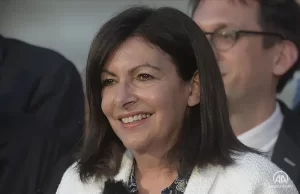 Fransa’da Paris Belediye Başkanı Anne Hidalgo, 2022 cumhurbaşkanlığı seçimlerinde yarışacağını