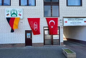 Almanya’da Diyanet İşleri Türk İslam Birliği’ne (DİTİB) bağlı iki camiye
