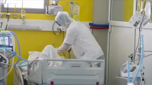 Dünya genelinde yeni tip salgın vakası sayısı 111 milyonu geçti.