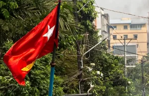Tayland'da düzenlenen güzellik yarışmasına Myanmar adına katılan Han Lay, ülkesindeki