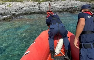 İzmir'in Çeşme ilçesi açıklarında, Yunan unsurlarınca denize atılan 11 düzensiz